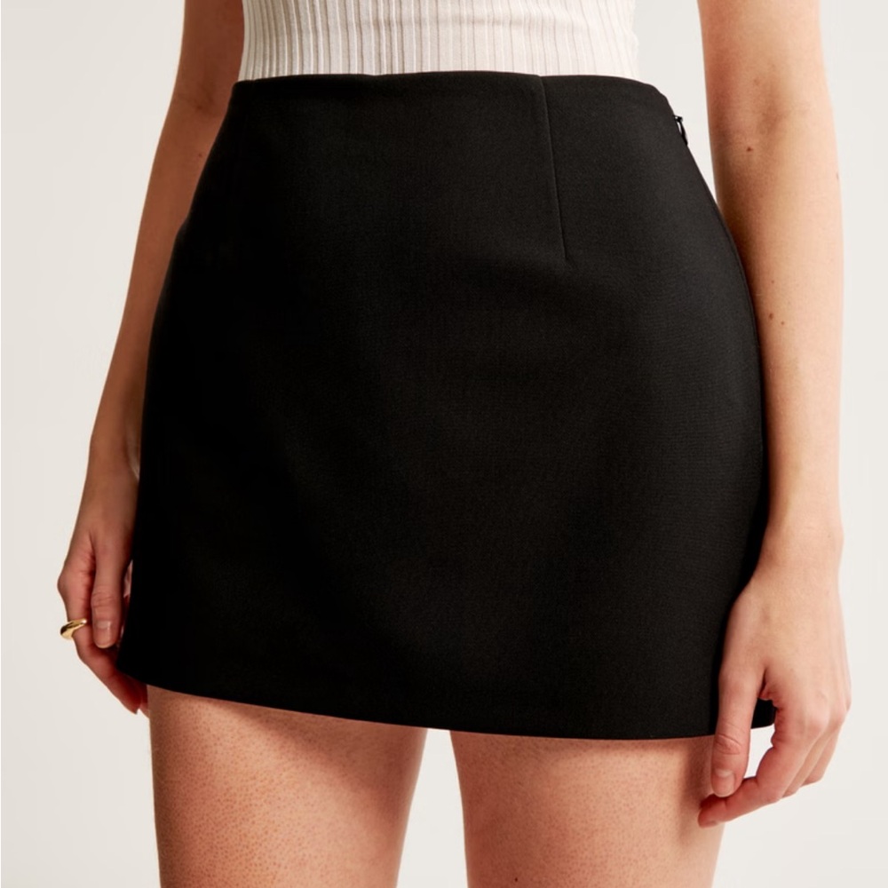 The A&F Scarlett Mini Skort